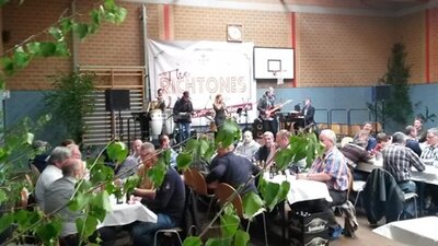Historie - Vatertagsfrühstück